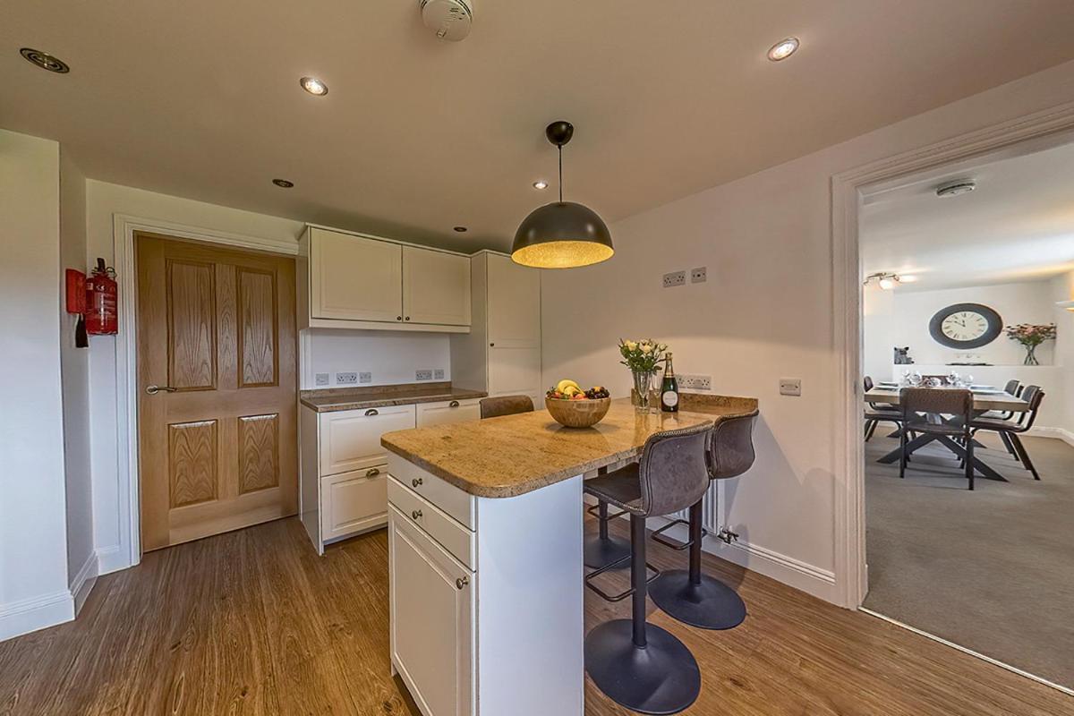3 Bedroom Barn Conversion -Garden View - Ty Cerrig Barn Corwen Buitenkant foto