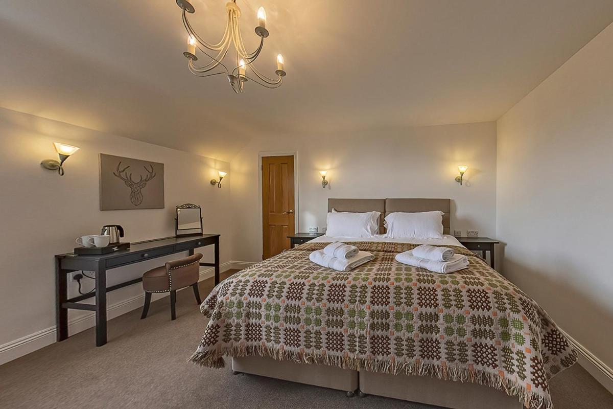 3 Bedroom Barn Conversion -Garden View - Ty Cerrig Barn Corwen Buitenkant foto