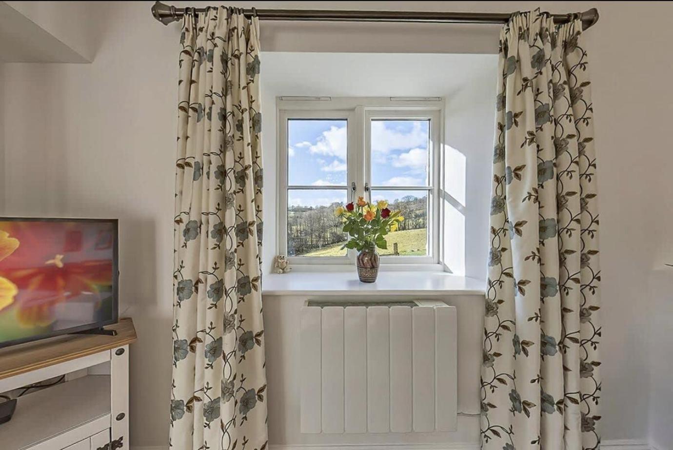 3 Bedroom Barn Conversion -Garden View - Ty Cerrig Barn Corwen Buitenkant foto
