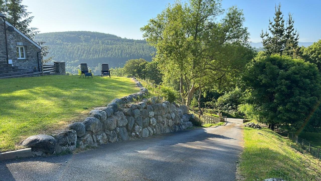 3 Bedroom Barn Conversion -Garden View - Ty Cerrig Barn Corwen Buitenkant foto