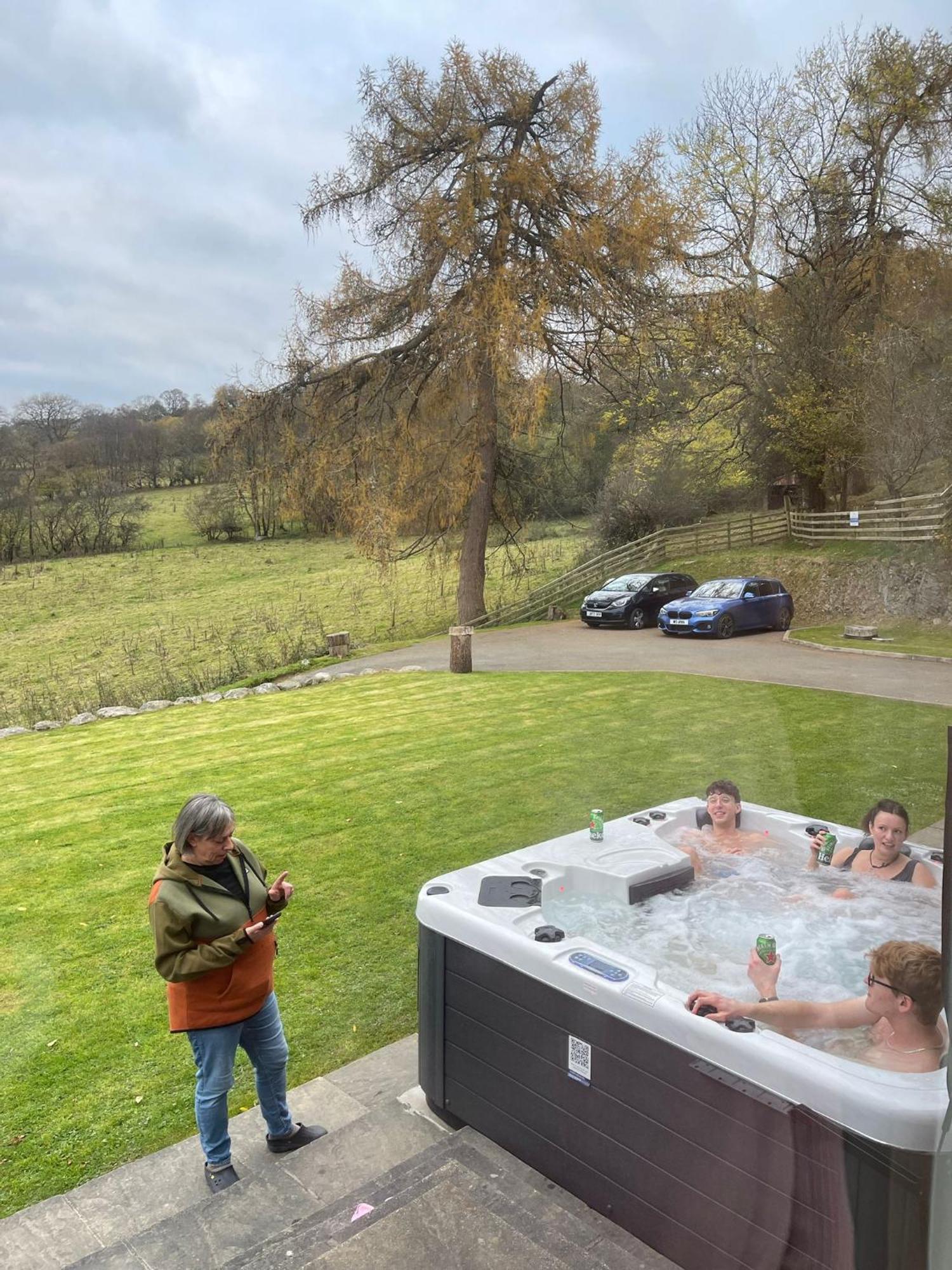 3 Bedroom Barn Conversion -Garden View - Ty Cerrig Barn Corwen Buitenkant foto